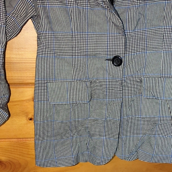 Elegant Checkered Women's Blazer - Picture 4 of 6